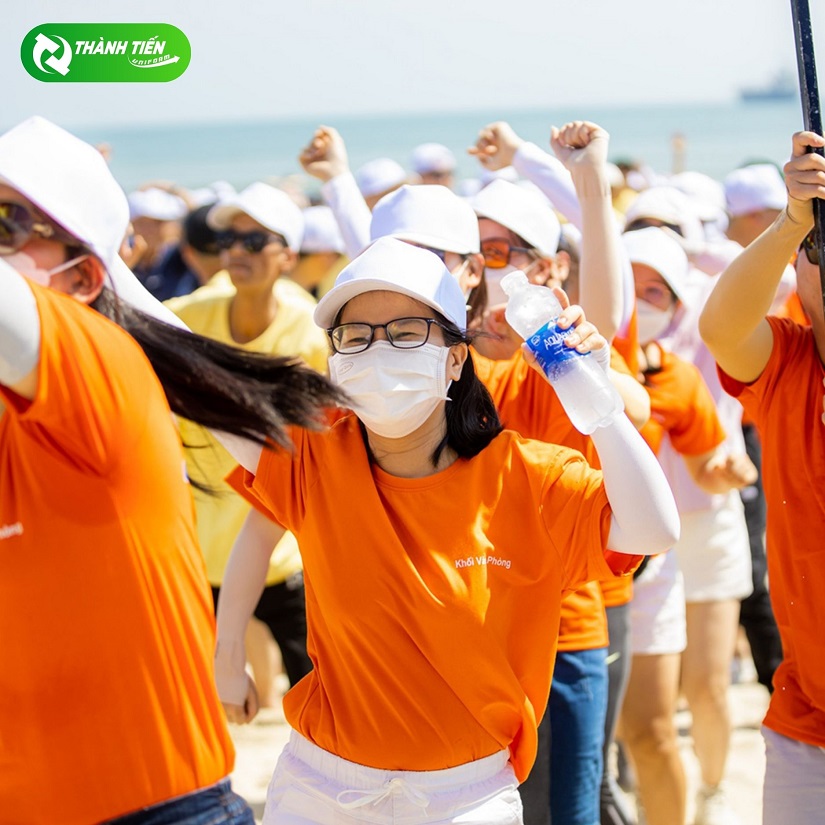 Mẫu áo teambuilding màu cam