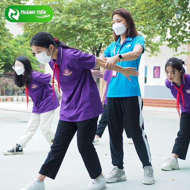 do-the-duc-giup-hoc-sinh-de-dang-hoat-dong Đồ thể dục giúp học sinh dễ dàng hoạt động