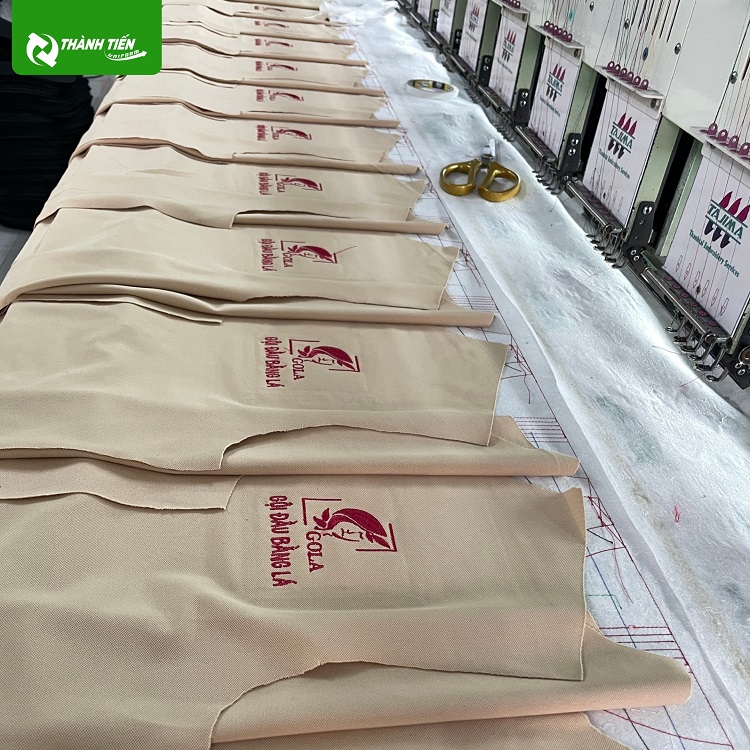 may-ao-dong-phuc-so-luong-it_(6)