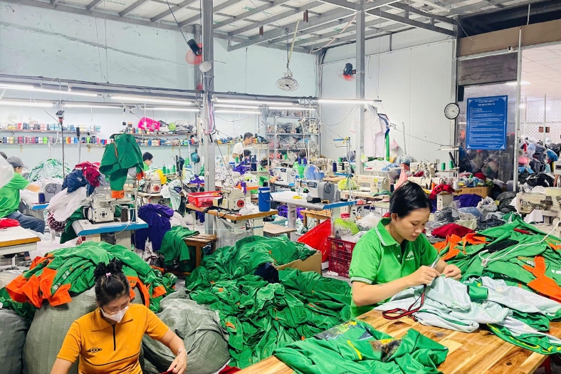 may-dong-phuc-quan-1_(9)