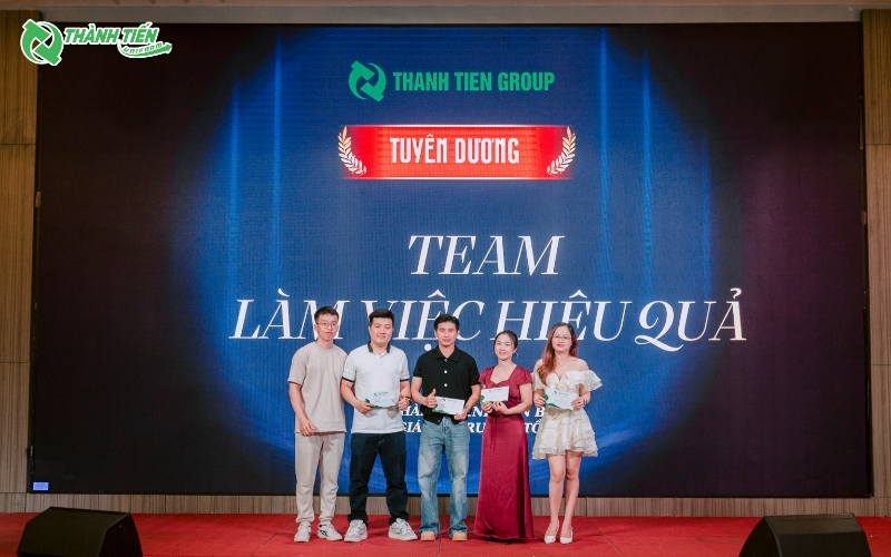 vinh-danh-nhan-vien-thanh-tien-group_(1)