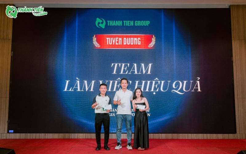 vinh-danh-nhan-vien-thanh-tien-group_(3)